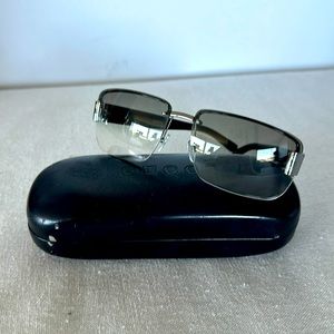 Excellent condition vintage GUCCI Sunglasses with case.